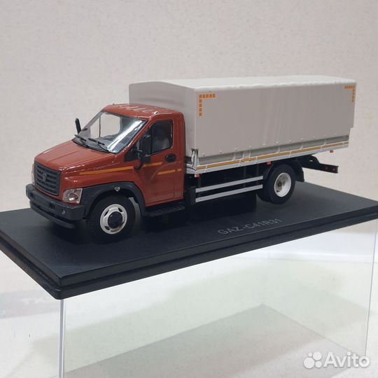 Модель автомобиля Газон Next 1:43
