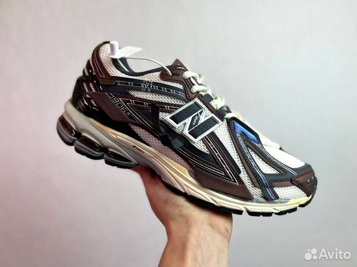 Кроссовки New Balance стильные