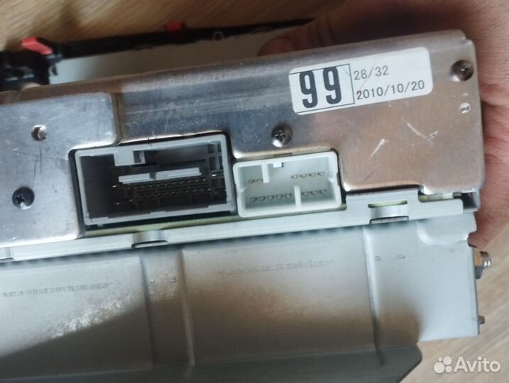 Магнитола Honda Insight ZE2 09-13 пр. руль