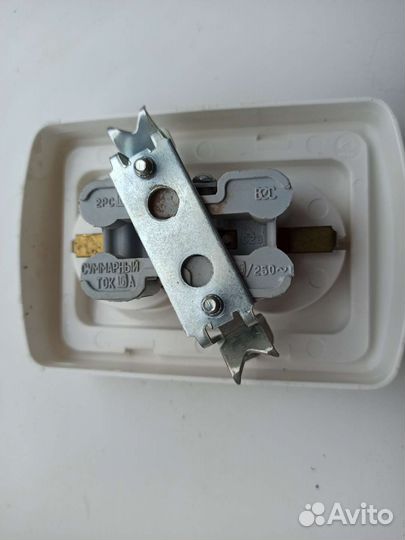 Розетки встраиваемые, выключатели