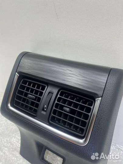 Накладка центральной консоли Toyota Camry V75