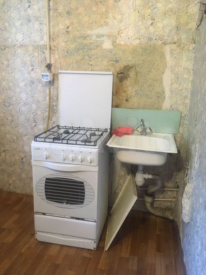 2-к. квартира, 43 м², 1/9 эт.