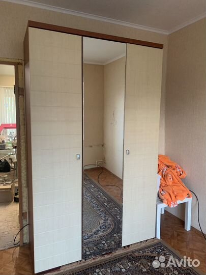 Шкаф распашной