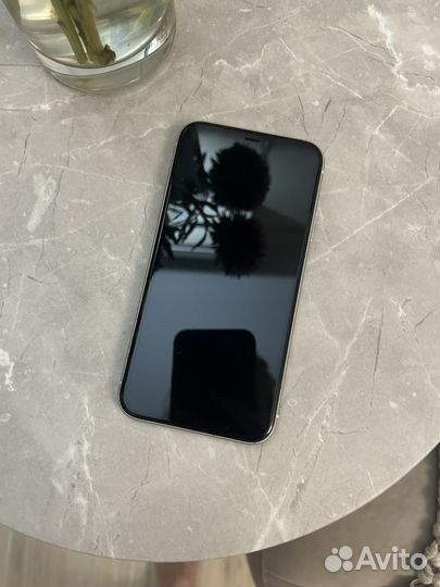 Телефон iPhone 11