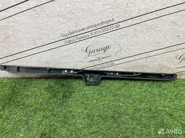 Накладка крышки багажника