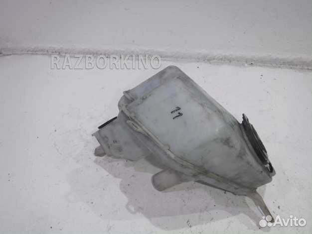 Бачок омывателя Тойота