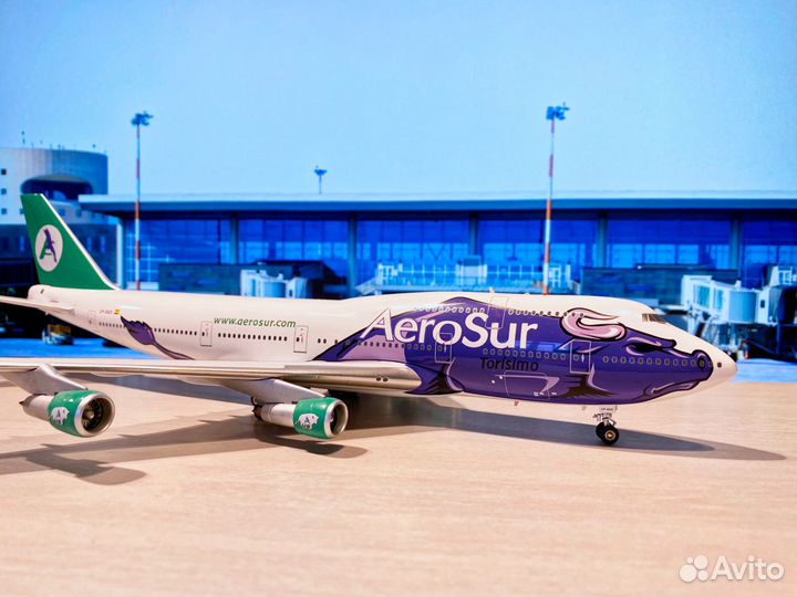 Коллекционная металл. модель самолета Boeing 747
