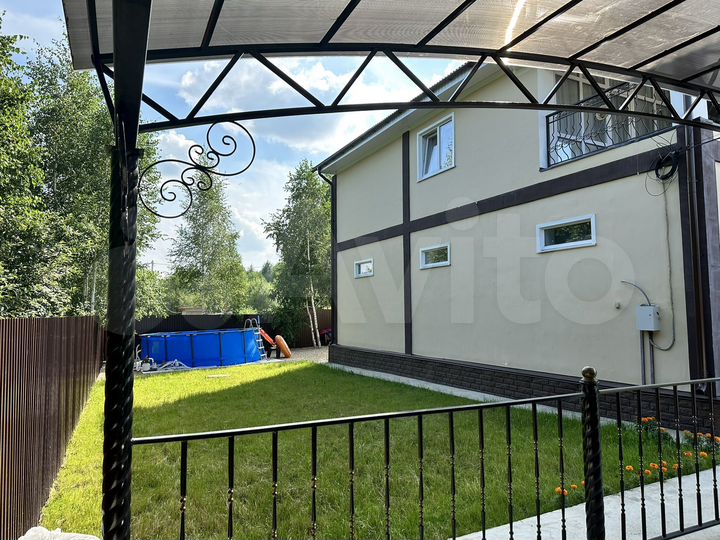 Дом 274 м² на участке 11 сот.