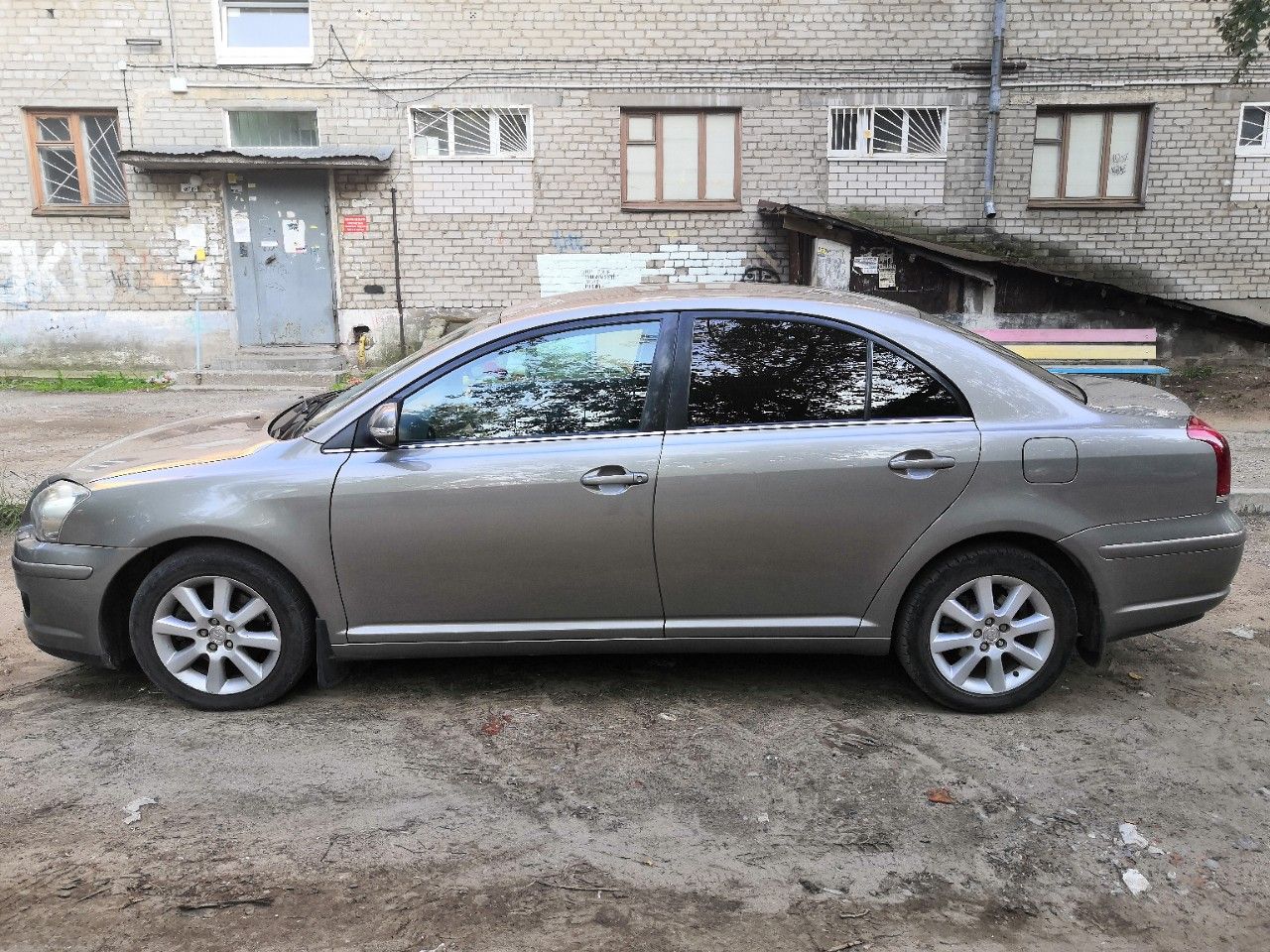 Toyota Avensis: фото владельца