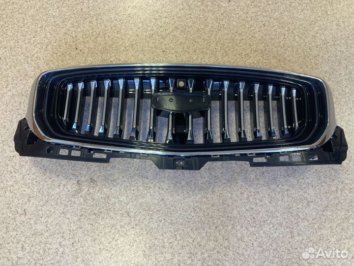 Продам решетку радиатора Geely Monjaro