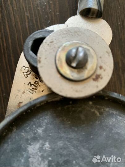 Закаточная Машинка для закручивания банок