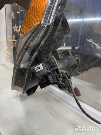 Фара левая Mitsubishi Outlander XL Галоген