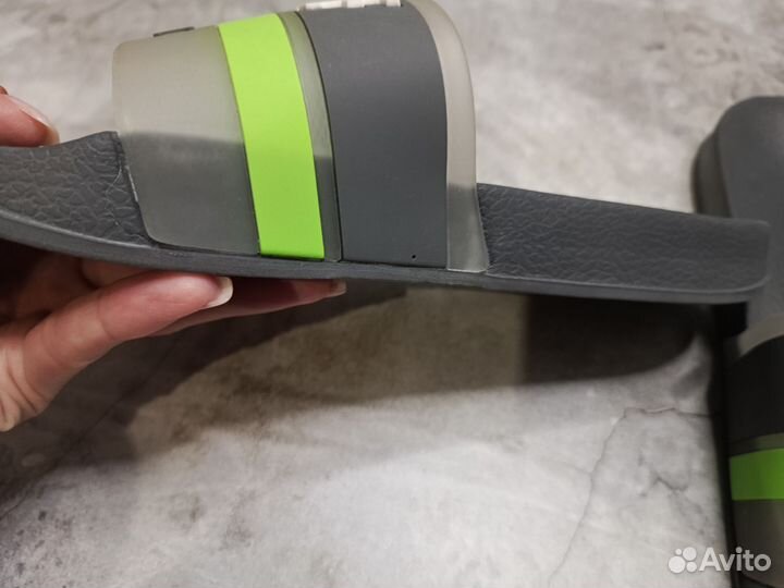 Сланцы Nike серые