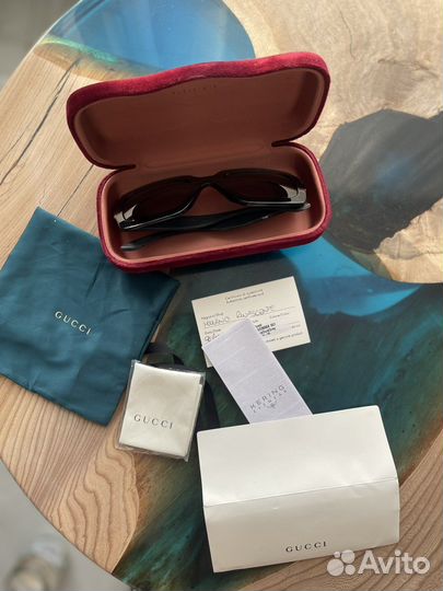 Солнцезащитные очки gucci