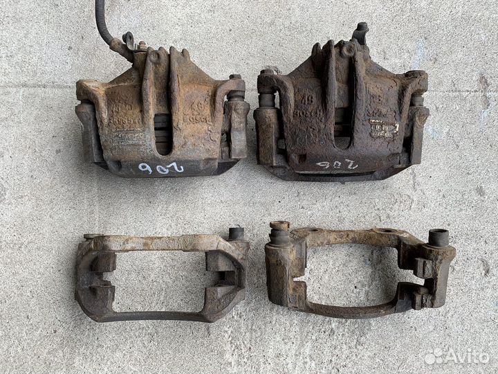 Суппорт передний Peugeot 206