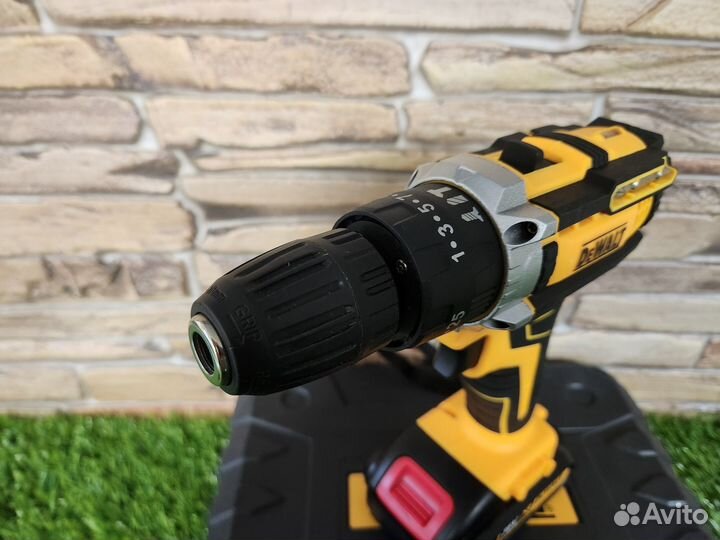 Дрель шуруповерт DeWalt 36V с набором