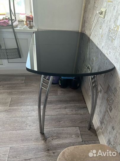 Стол обеденный