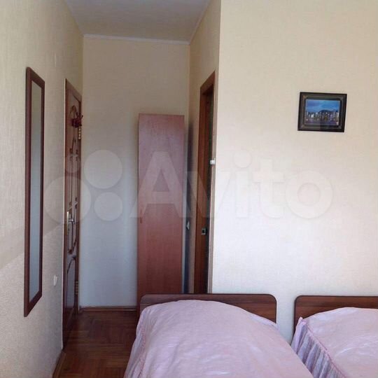 Комната 13 м² в 3-к., 2/2 эт.