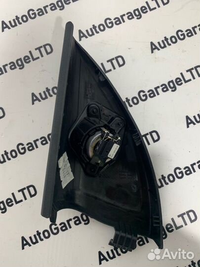 Накладка динамика передняя правая Mercedes-Benz