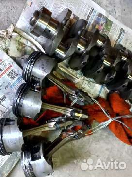 Вал, поршня с шатунами, блок 5L