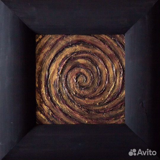 Картина черная с золотом в раме