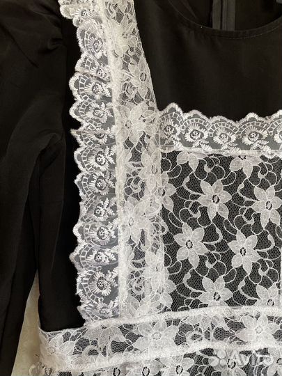 Белый школьный фартук