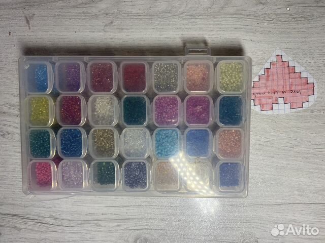 Набор бисера разных цветов