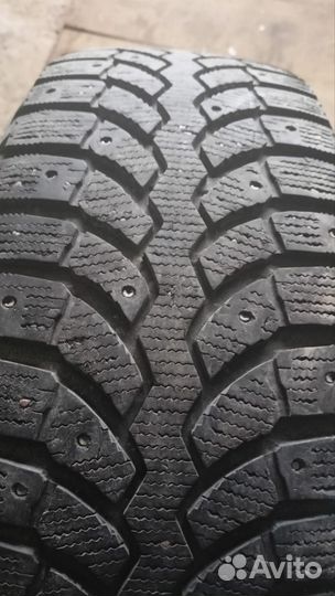 Bridgestone Blizzak Spike-01 225/65 R17