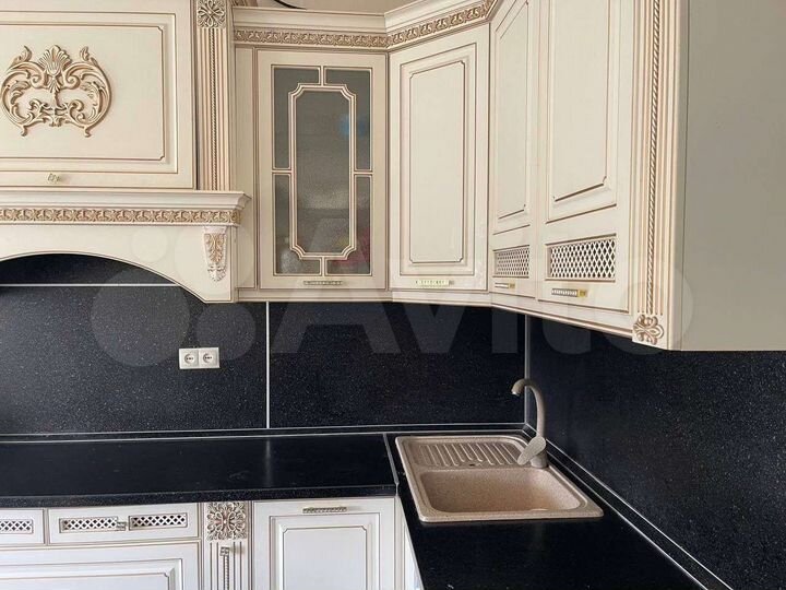 2-к. квартира, 76 м², 2/10 эт.