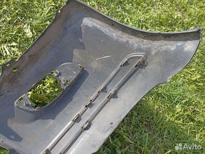 Бампер передний Toyota Yaris 2003-2005