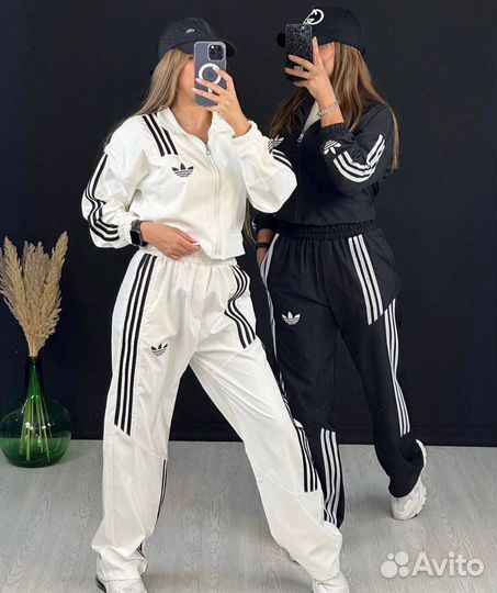 Спортивный костюм adidas