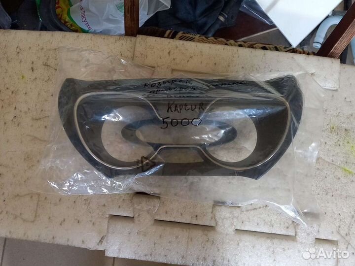 Казырек щитка приборов Renault Kaptur новый