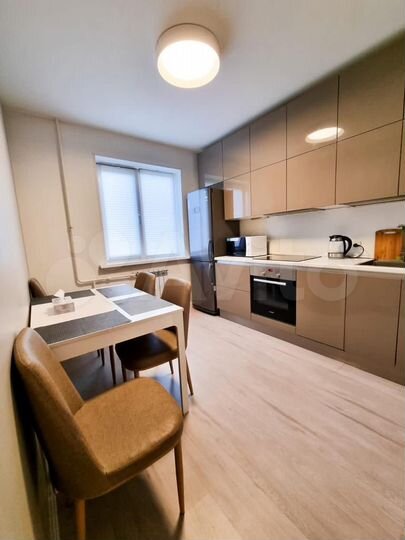 2-к. квартира, 52 м², 2/9 эт.
