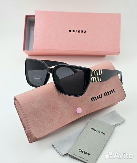 Солнцезащитные очки miu miu