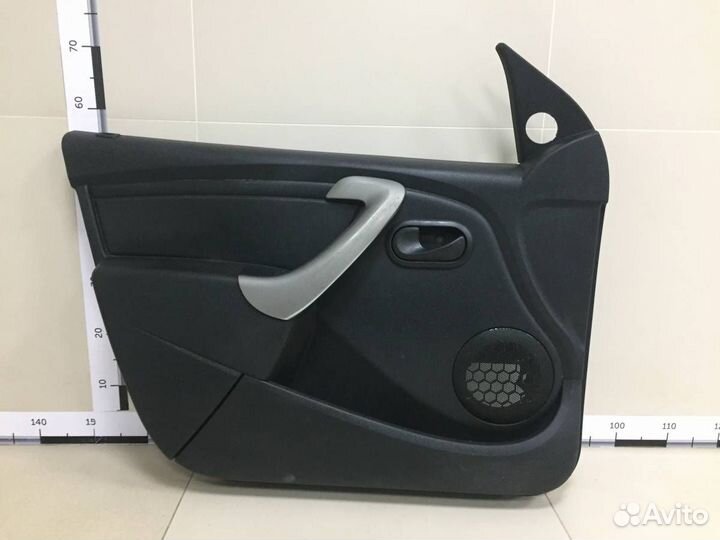 Обшивка двери передней левой Renault Logan 1 2005