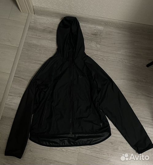 Ветровка женская