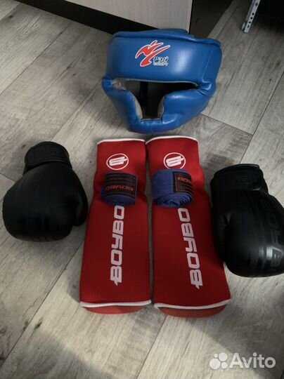 Боксерские перчатки