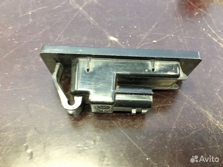 Фонарь подсветки номера Renault Arkana