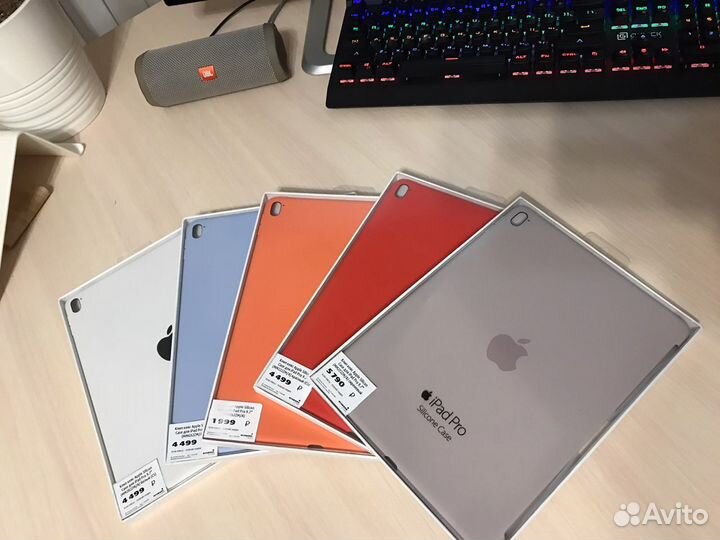 Чехлы для iPad Pro 9.7