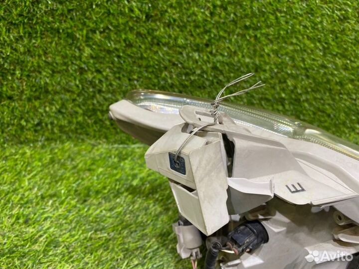 Фара передняя левая Toyota Allion ZRT265