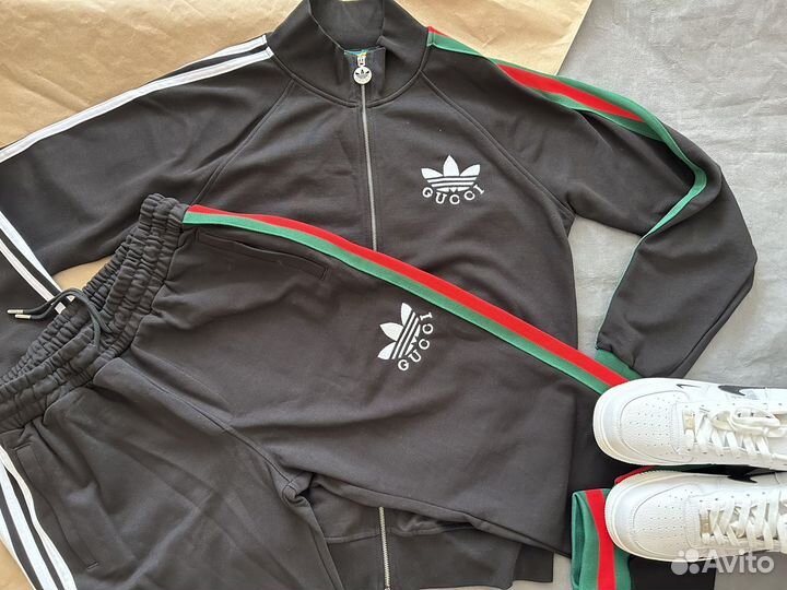 Спортивный костюм