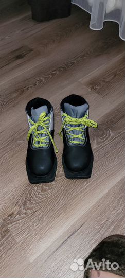 Лыжные ботинки детские 33 размер