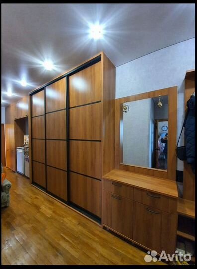 Шкаф в прихожую двухстворчатый