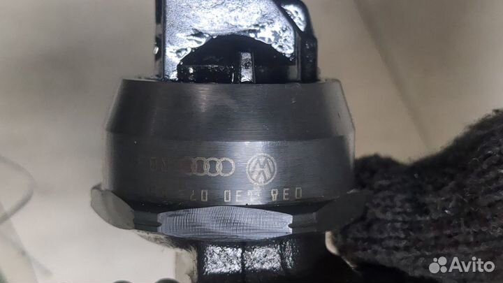 Форсунка топливная Volkswagen Transporter 5, 2007