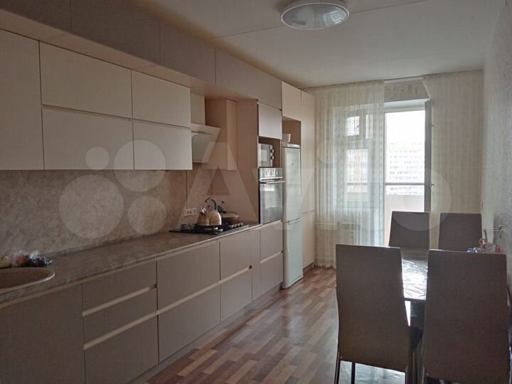 2-к. квартира, 64 м², 5/10 эт.