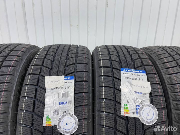 Triangle TR777 215/55 R17