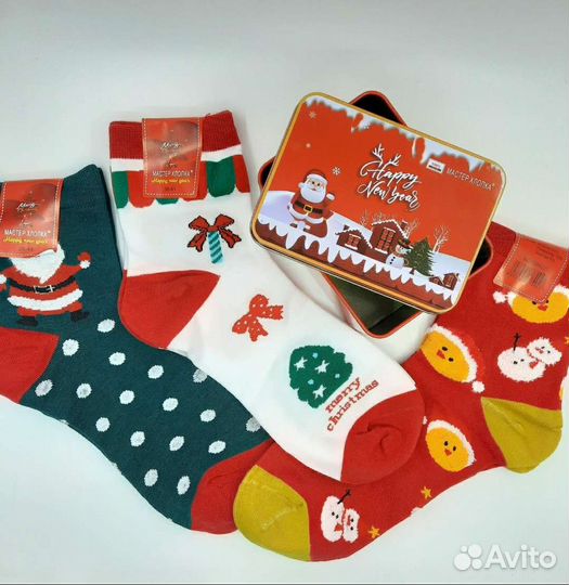 Подарочные носки в жестяной банке