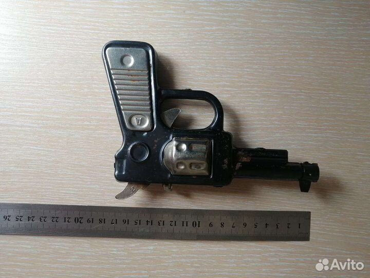 Игрушка пистолет СССР