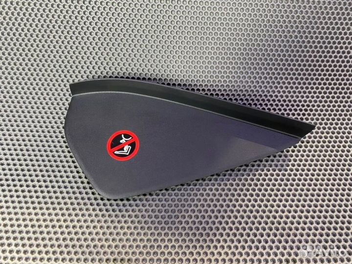 Боковая заглушка торпедо правая Lixiang L7 MAX 1.5