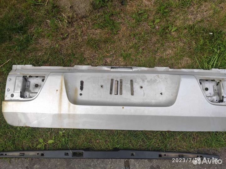 Нижняя дверь багажника бмв Х5 е 53